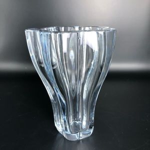 Vintage Strombergshyttan 5” Clover Shaped Vase (signed). Crystal Orrefors